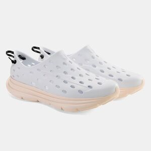 Kane Footwear Revive Clog in White/Cream